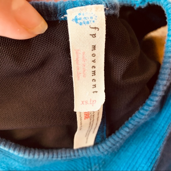 ❤️SOLD Free people movement ribbed textured front twist workout crop top bra xs - Picture 3 of 9